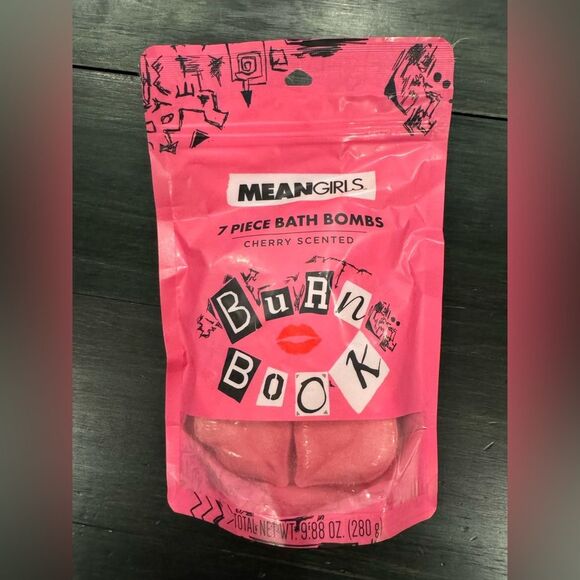Mean Girls Cherry Scented Bath Bombs Set of 7 NEW - Picture 1 of 2